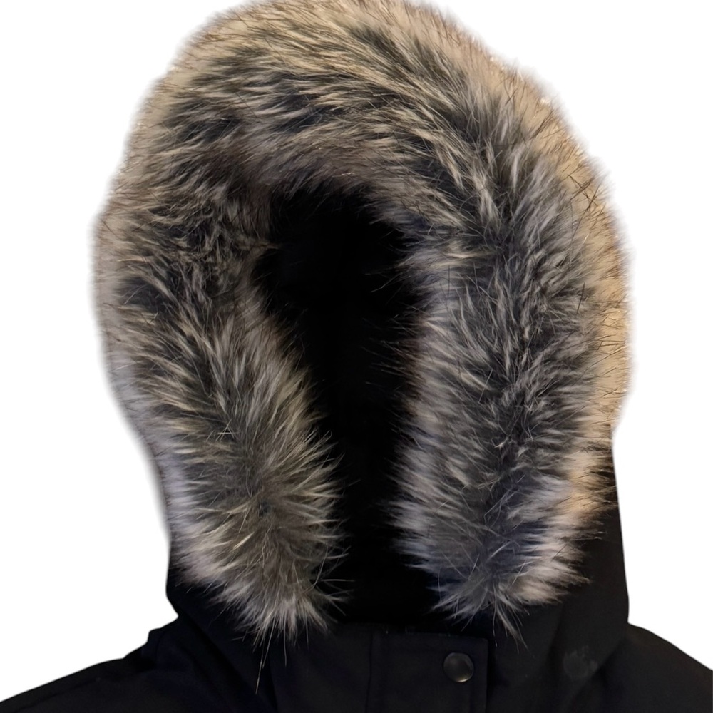 Women’s Eddie Bauer down coat with fur trim hood. - Picture 7 of 9